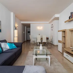 https://flatguest-trebolina-3bdr-fastwifi-parking.in-canary-islands.com